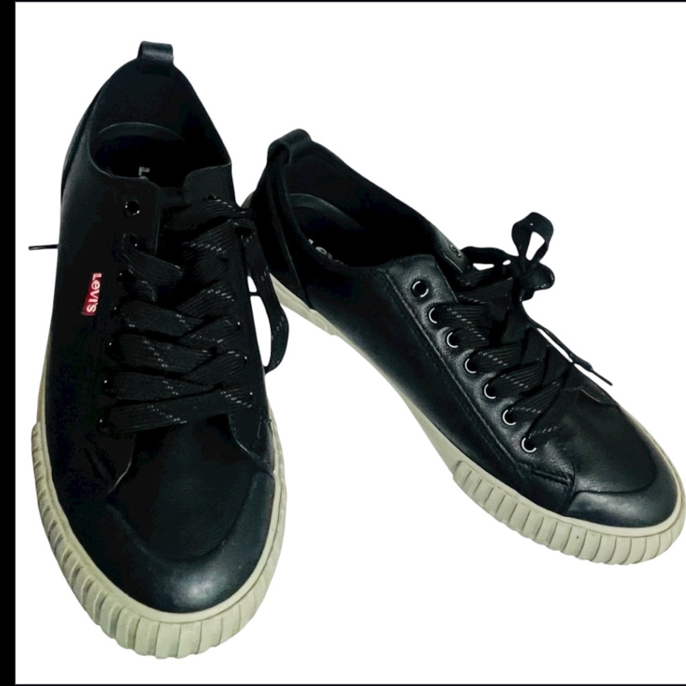 LEVI’S Classic Black Sneakers with Gray Soles like new